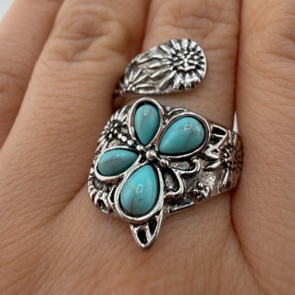 Vintage adjustable Silver color and Turquoise Floral Ring - Picture 4 of 7